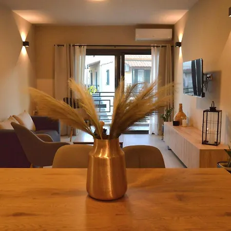 Gaia Modern House Apartment Lefkímmi
