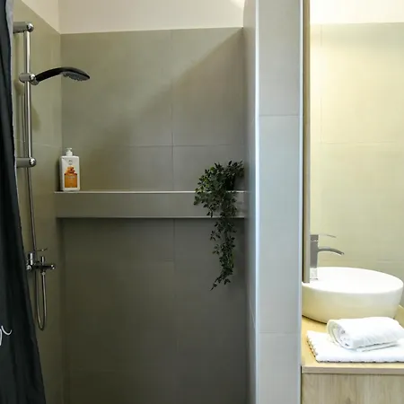 Gaia Modern House * レフキンミ